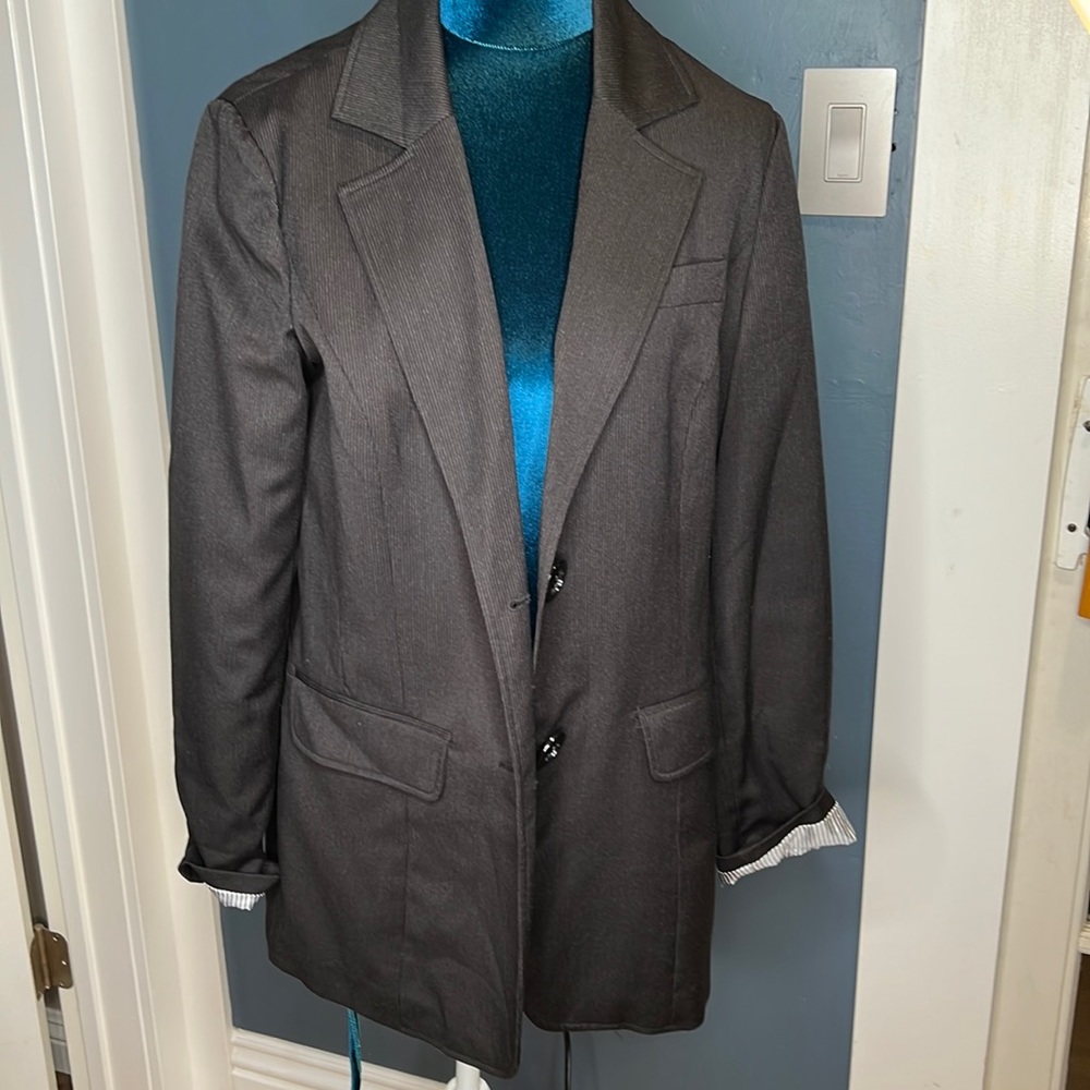 Kensie Black Pinstripe Blazer w/White Satin Lining.XL. Great Condition!